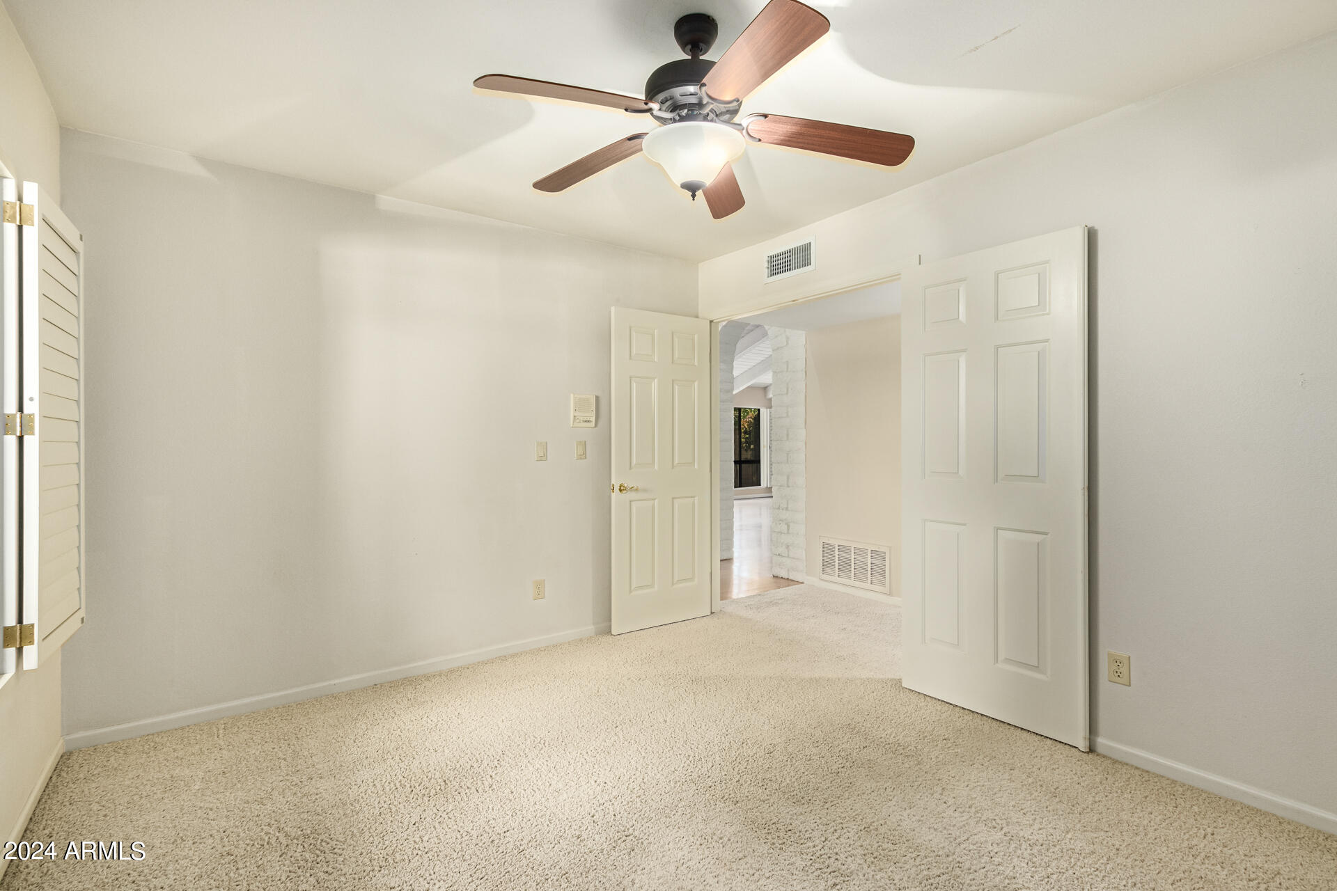 21 W ROYAL PALM Road