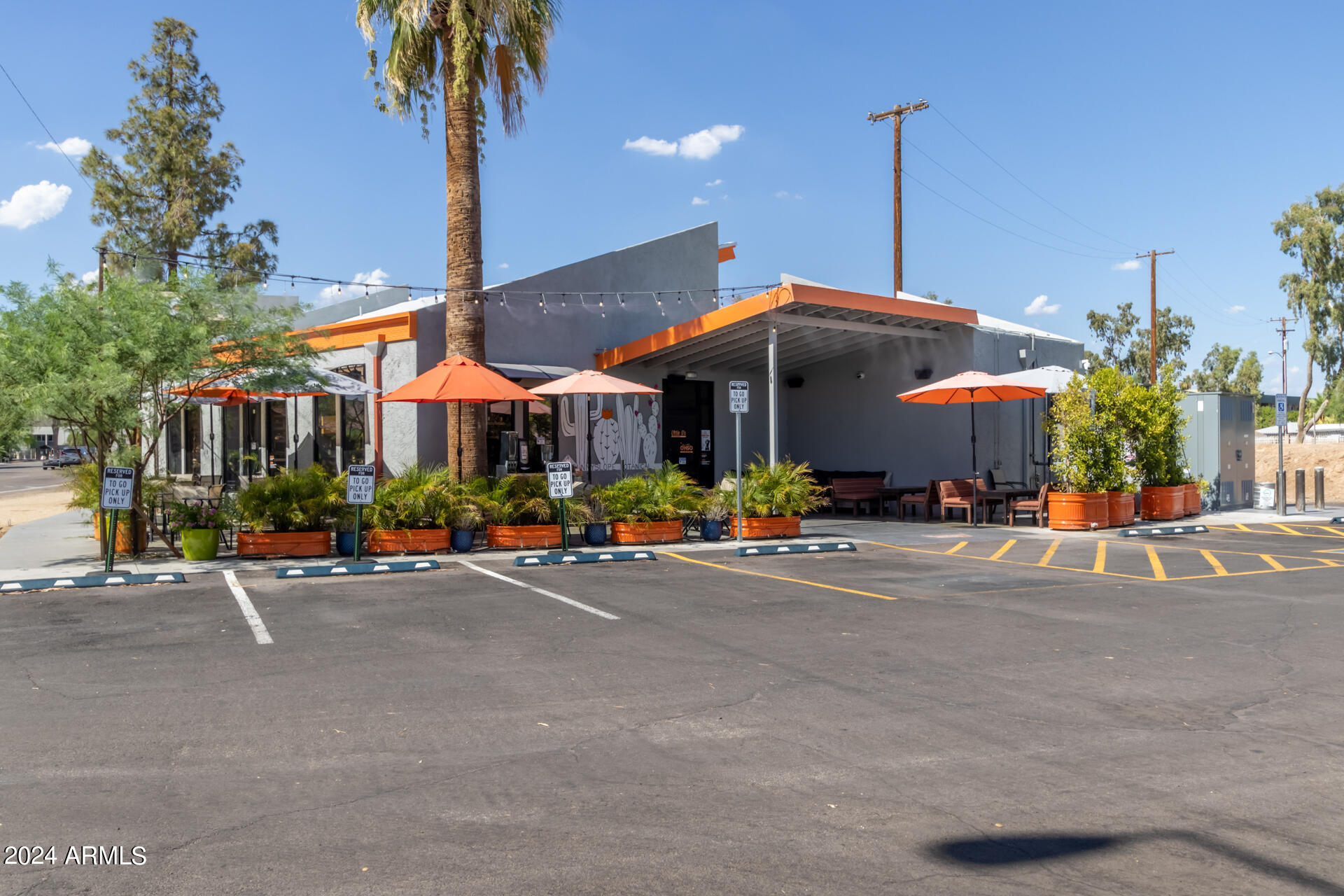 21 W ROYAL PALM Road