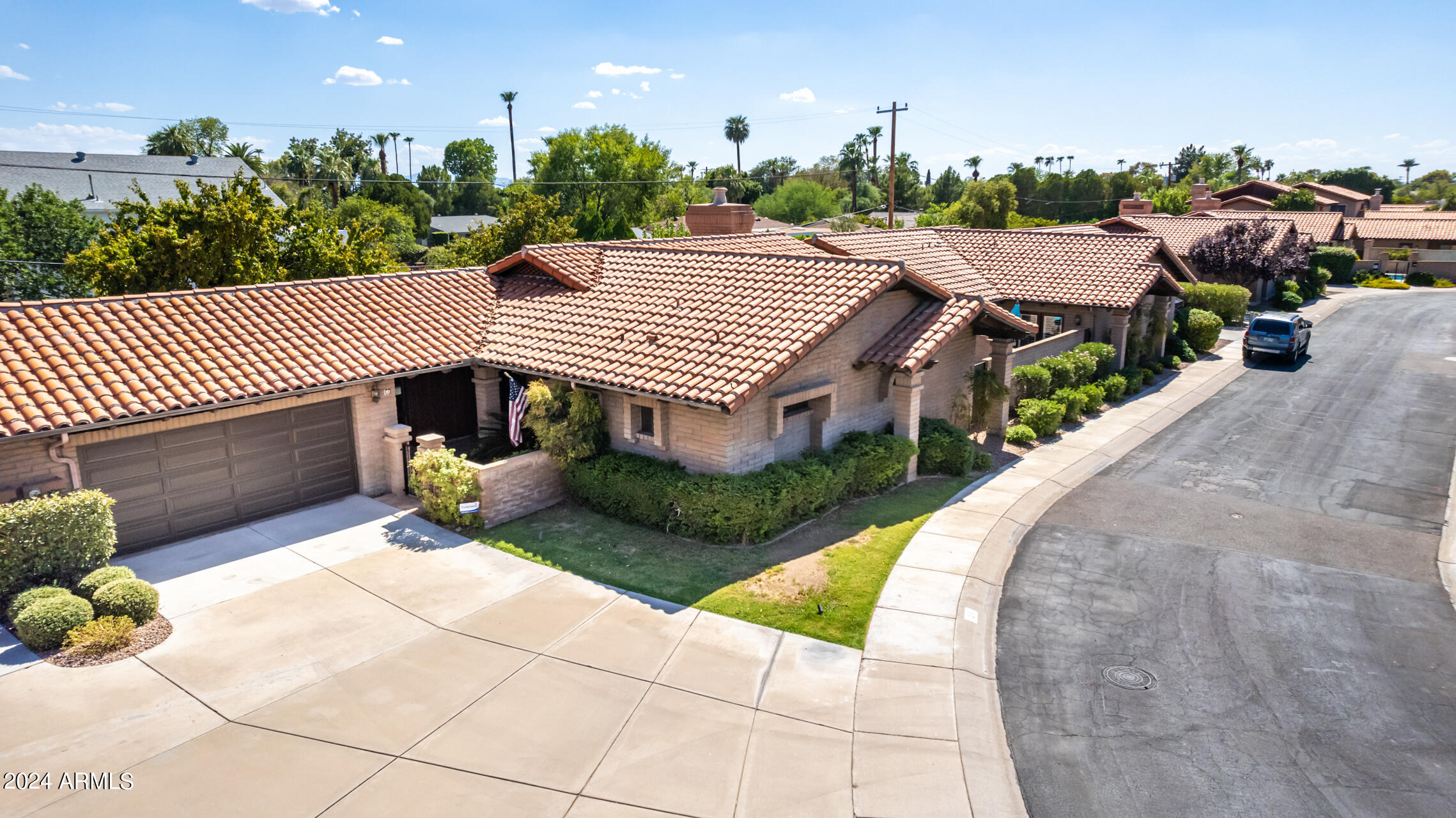 21 W ROYAL PALM Road
