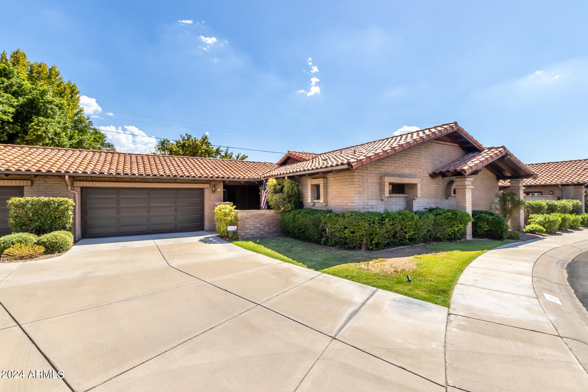 21 W ROYAL PALM Road