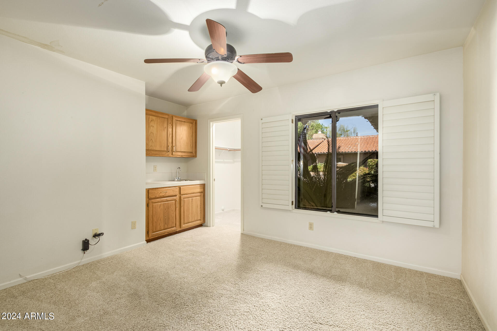 21 W ROYAL PALM Road