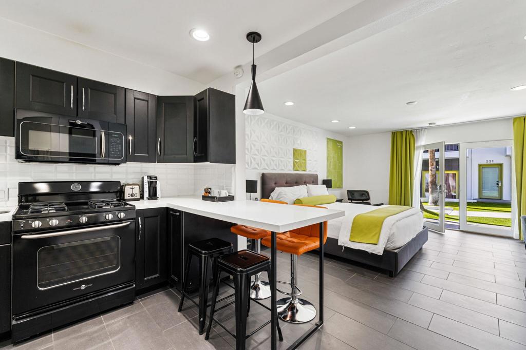 950 Indian Canyon Drive