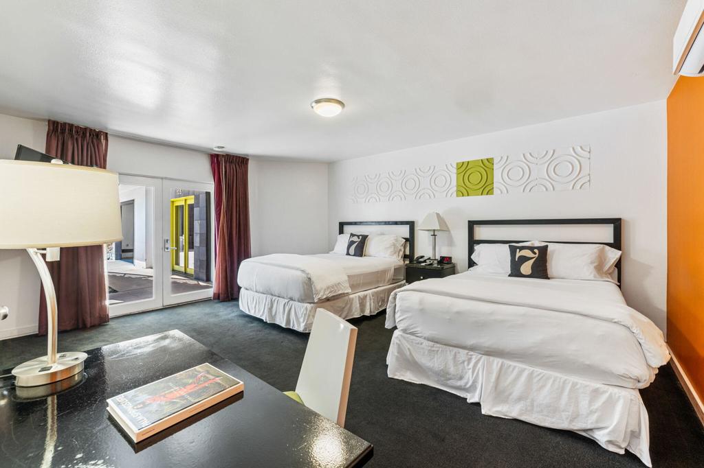 950 Indian Canyon Drive