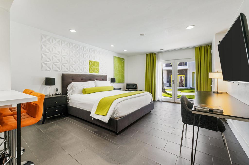 950 Indian Canyon Drive