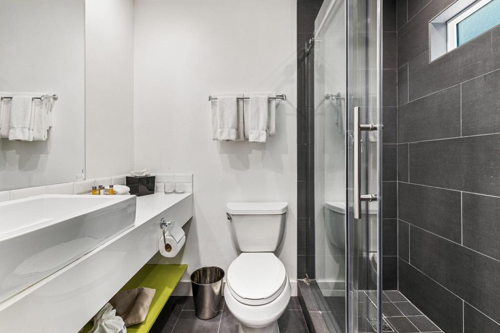 950 Indian Canyon Drive