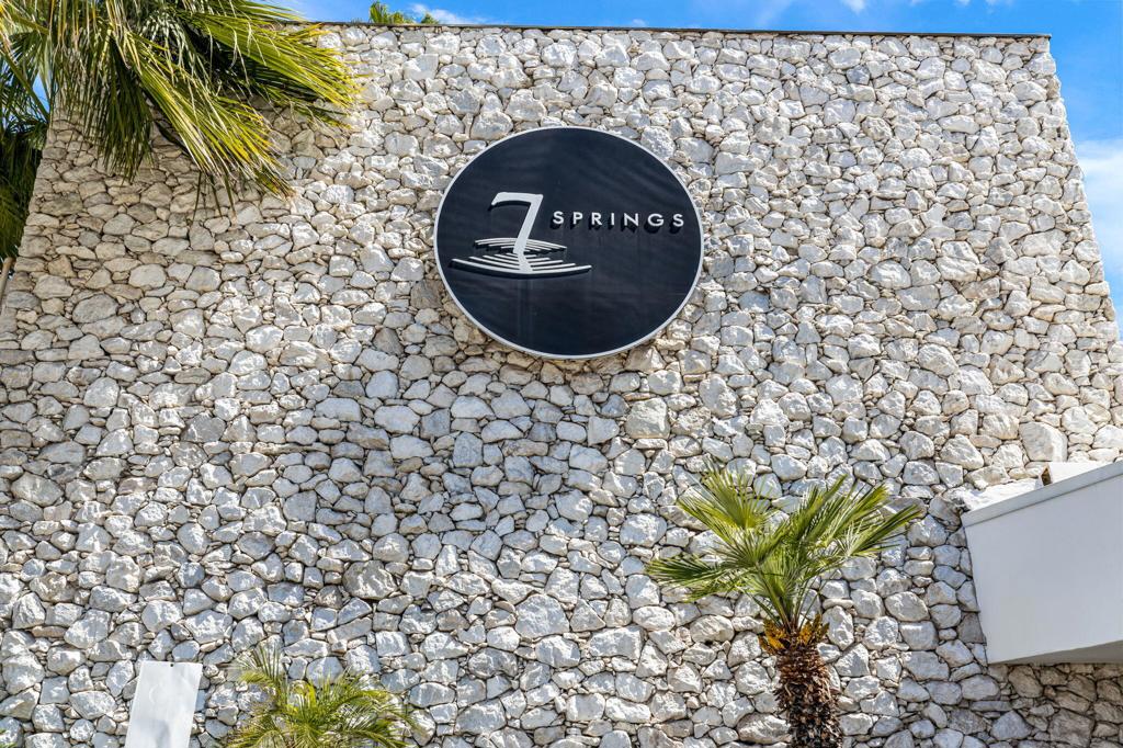 950 Indian Canyon Drive