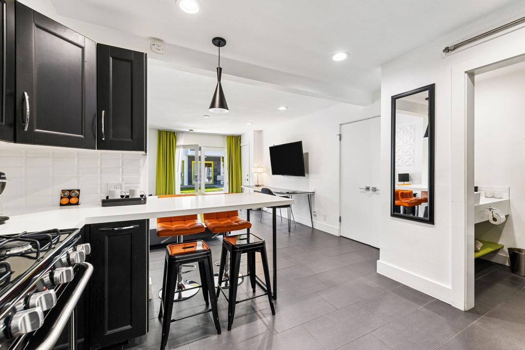 950 Indian Canyon Drive