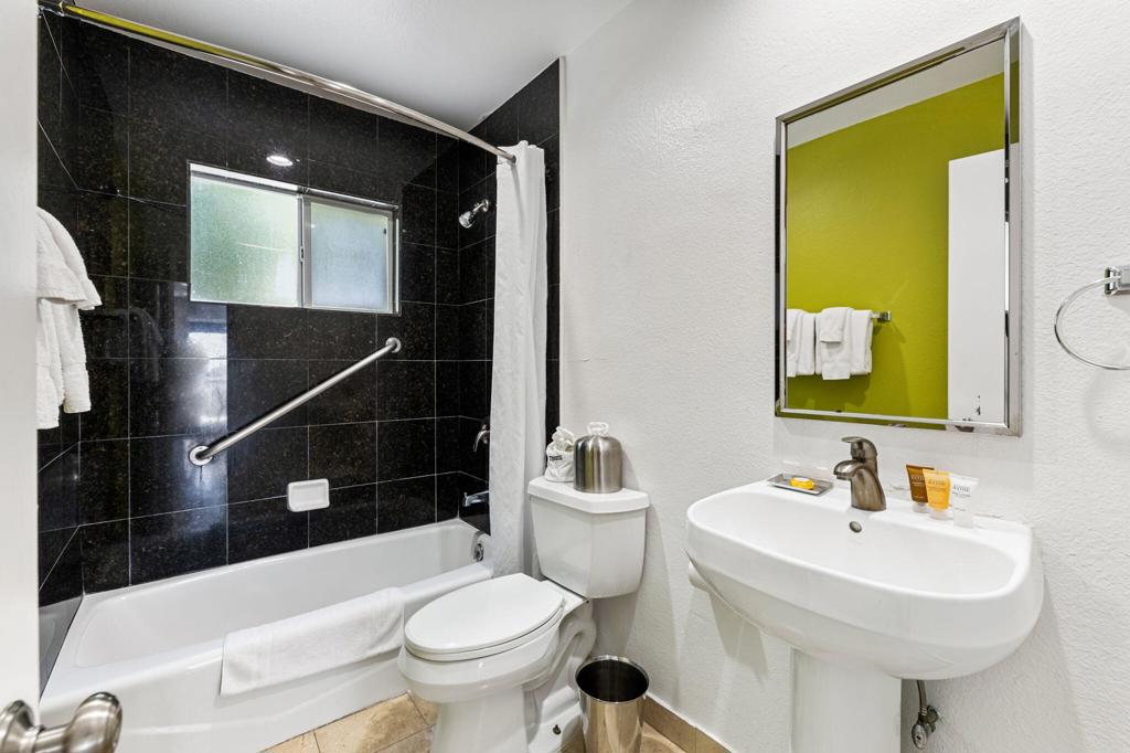 950 Indian Canyon Drive