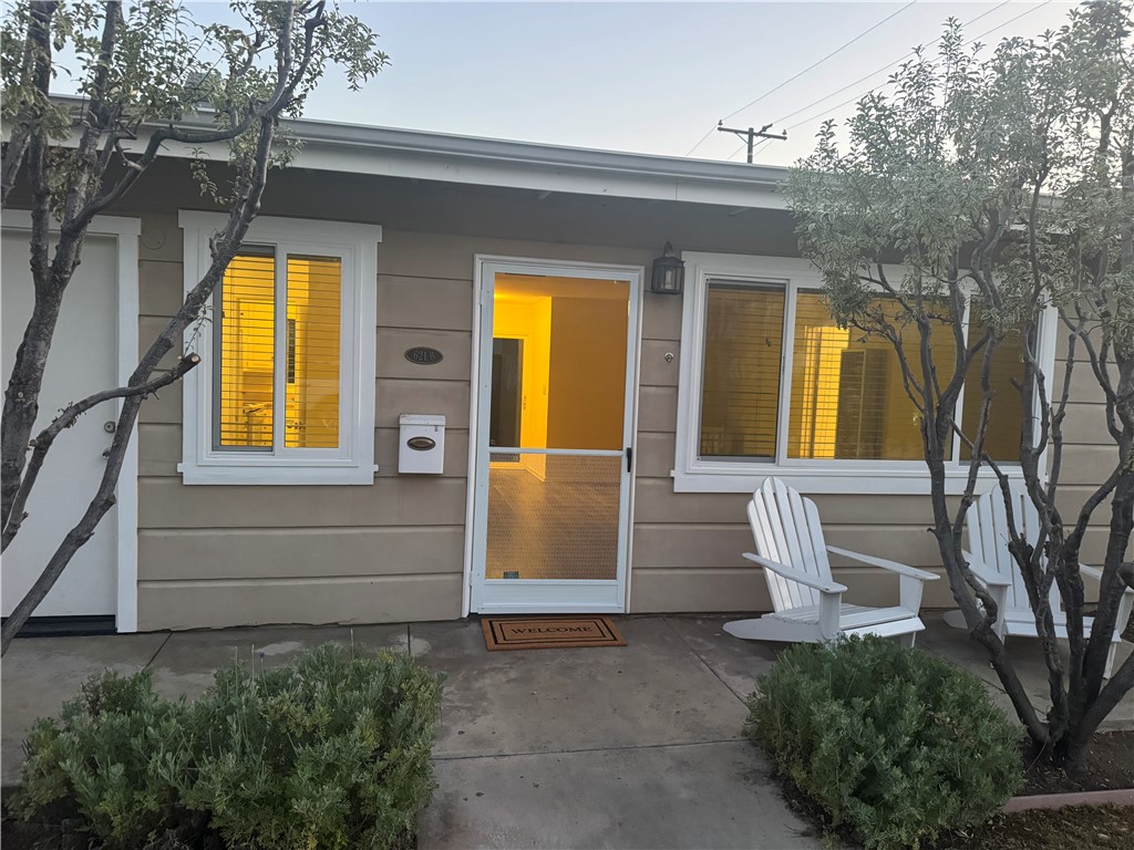 621 Larkspur Avenue 1/2