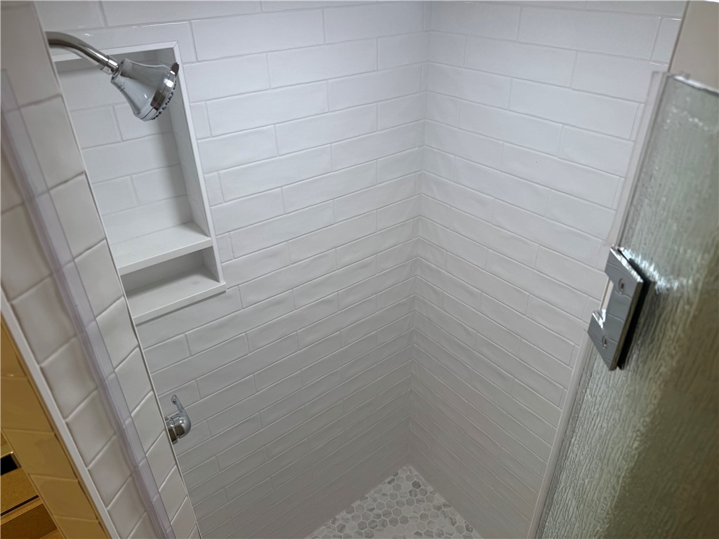 621 Larkspur Avenue 1/2