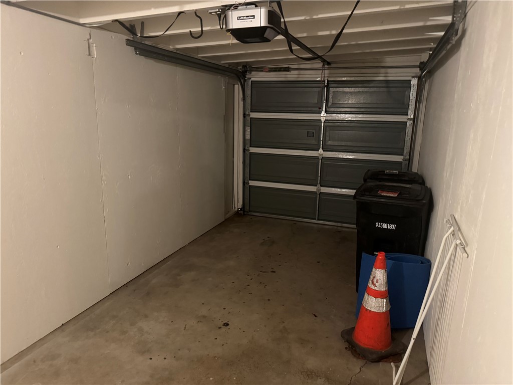 621 Larkspur Avenue 1/2