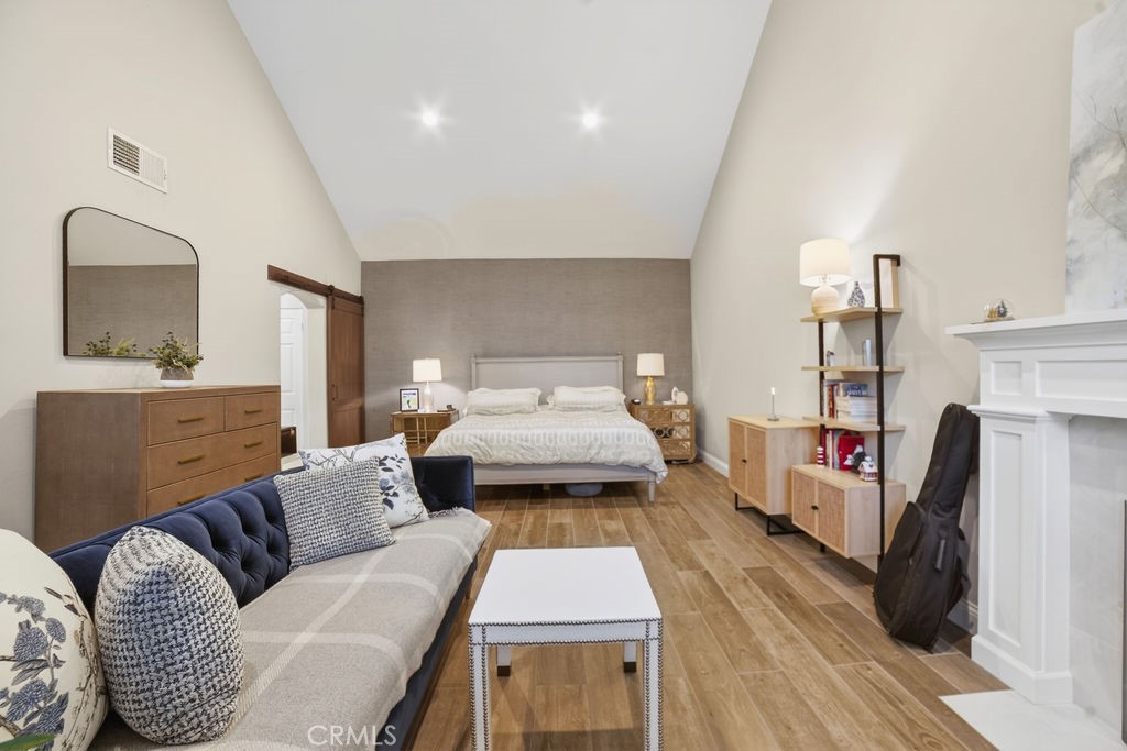 5 Northampton Court 103