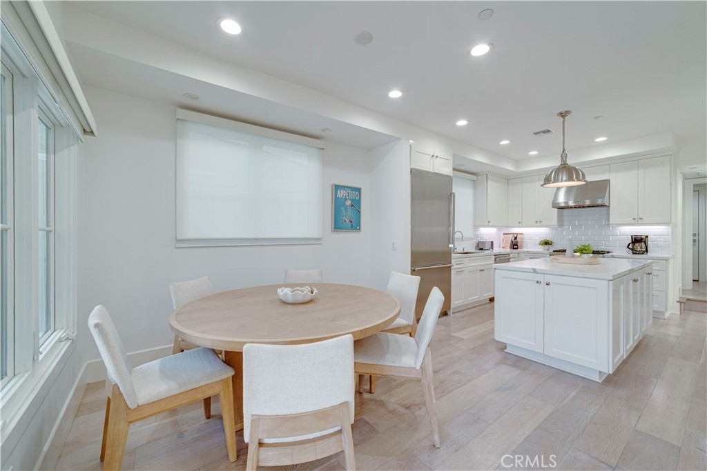 608 Heliotrope