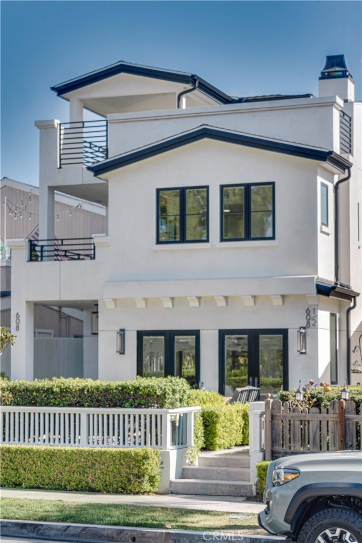 608 Heliotrope