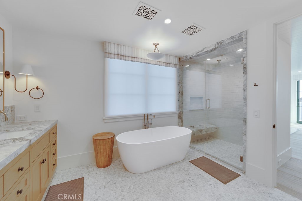 2820 Bayview