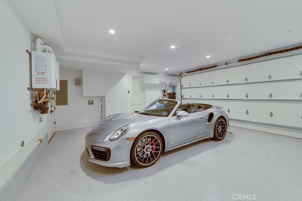 2820 Bayview