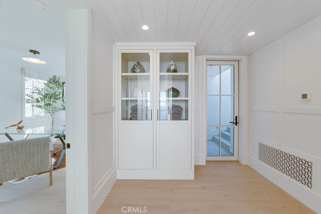 2820 Bayview