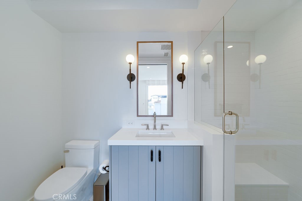 2820 Bayview