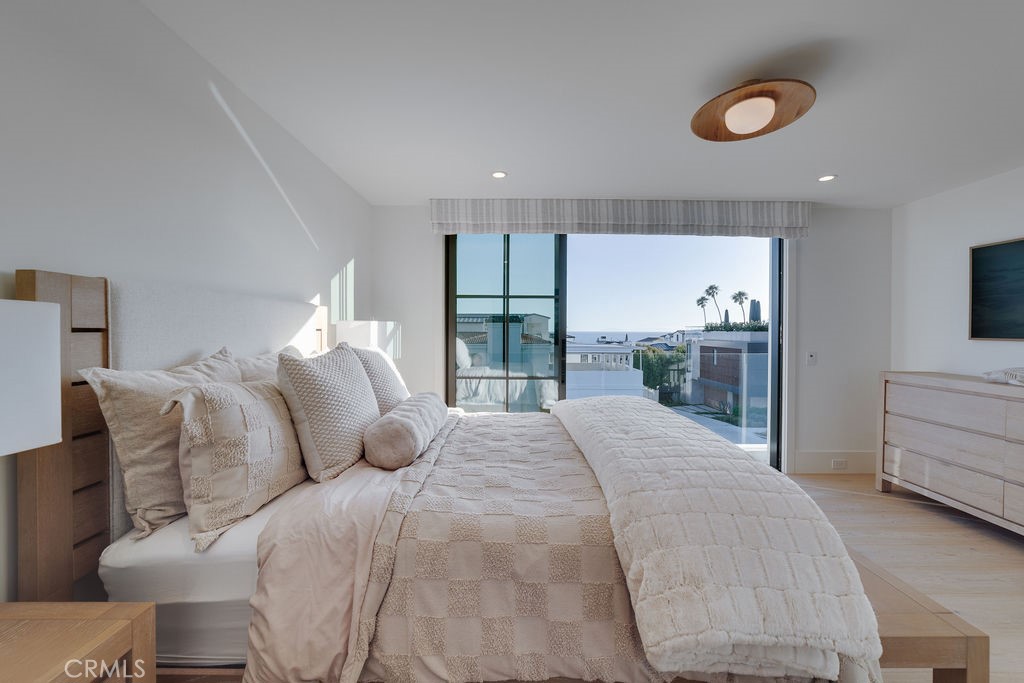 2820 Bayview