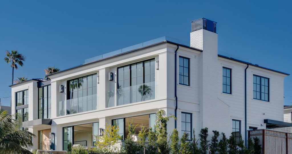 2820 Bayview