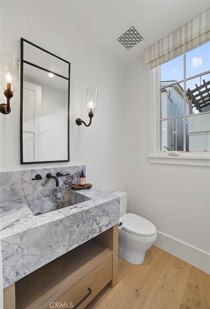 2820 Bayview