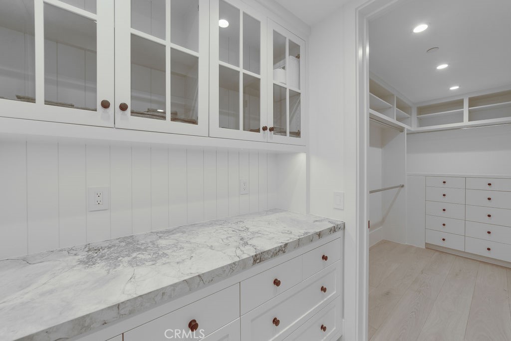 2820 Bayview
