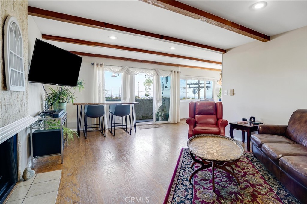 106 N Western Avenue 306