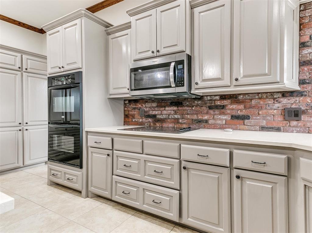 4553 Hollycrest Lane