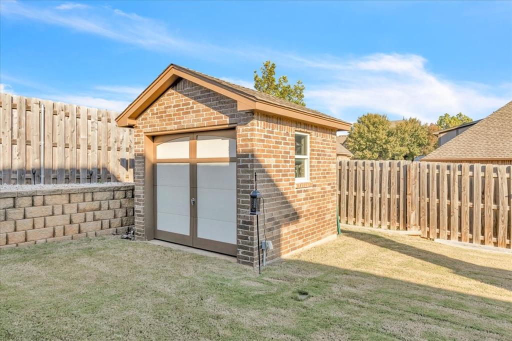 5817 Hardwick Lane