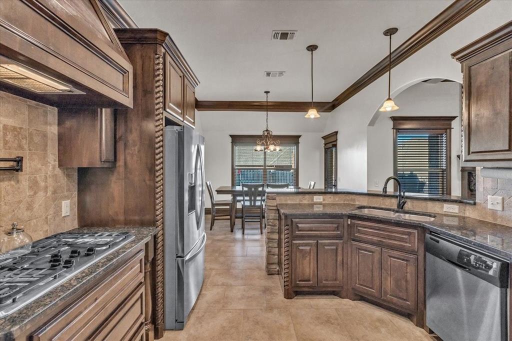 5817 Hardwick Lane