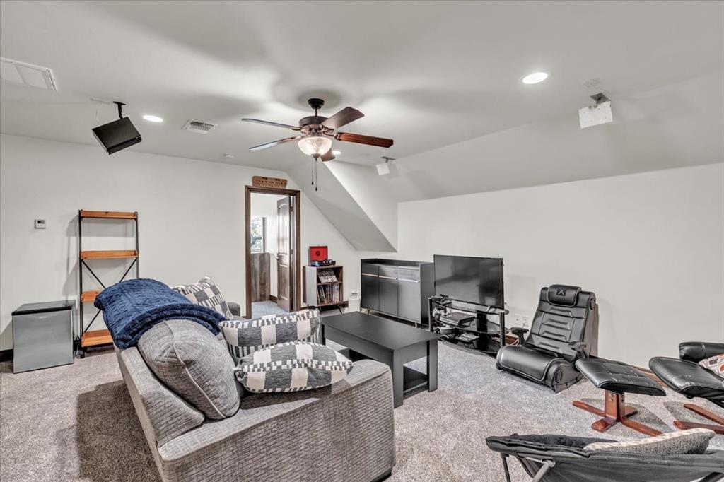 5817 Hardwick Lane