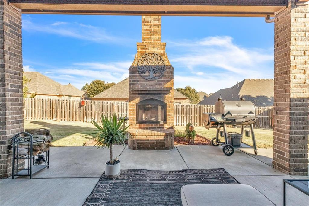5817 Hardwick Lane