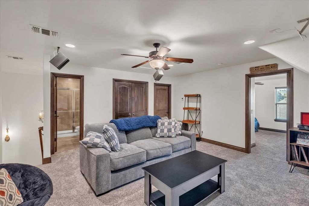 5817 Hardwick Lane