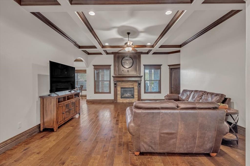 5817 Hardwick Lane