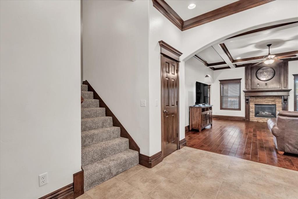 5817 Hardwick Lane