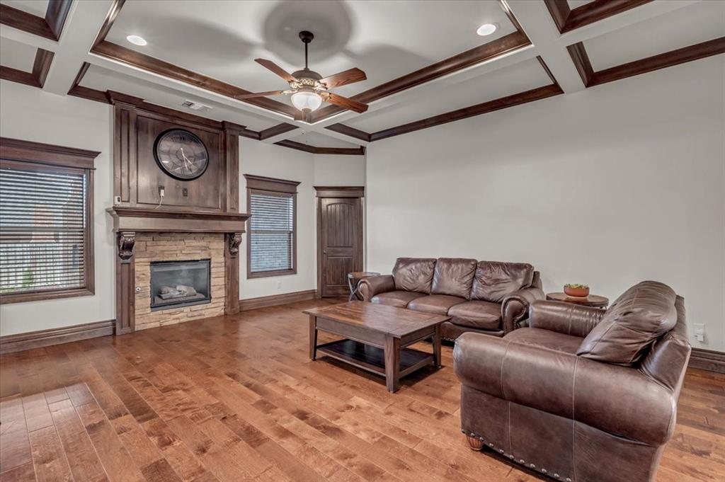 5817 Hardwick Lane
