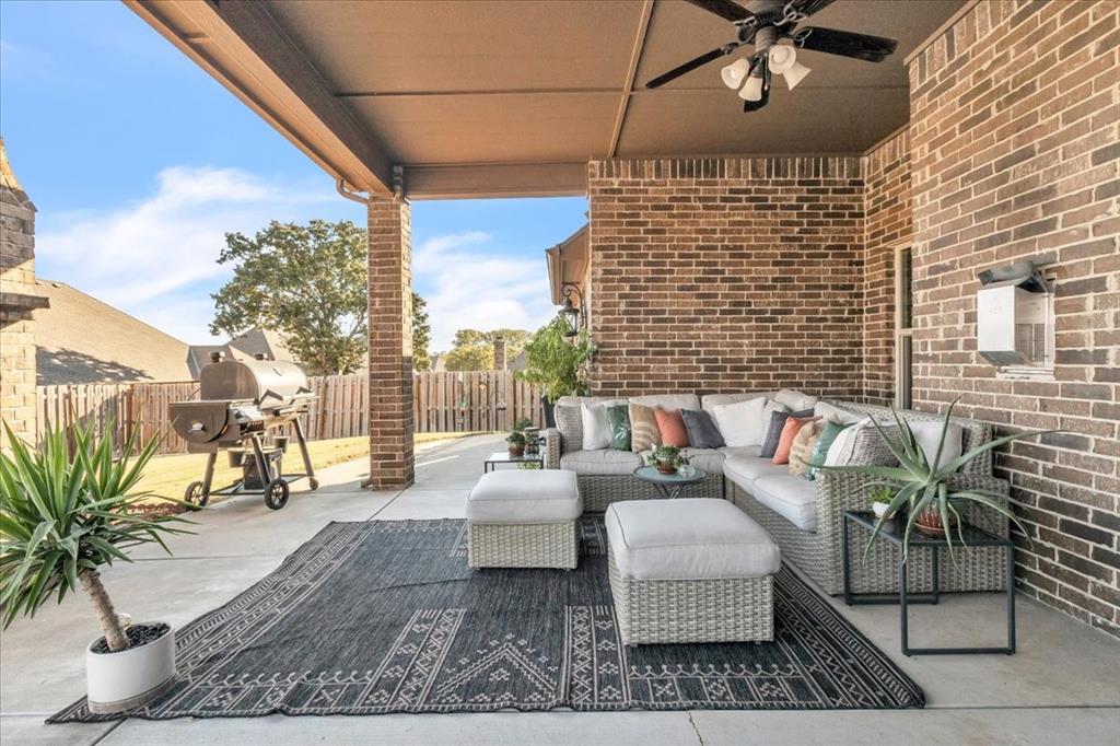 5817 Hardwick Lane