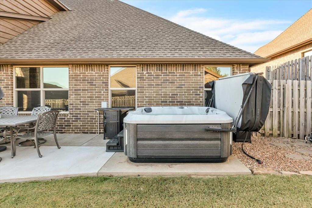 5817 Hardwick Lane