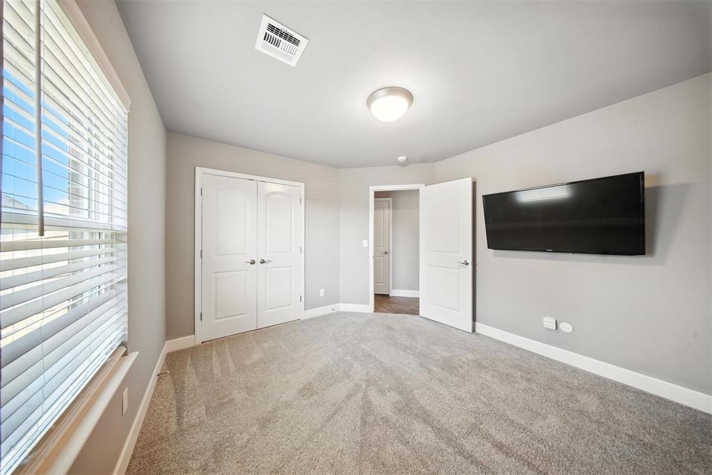 3017 Birchwood Circle