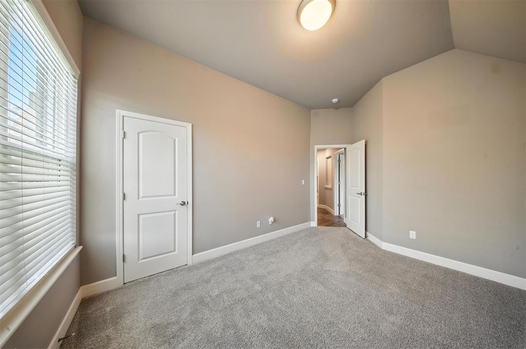 3017 Birchwood Circle