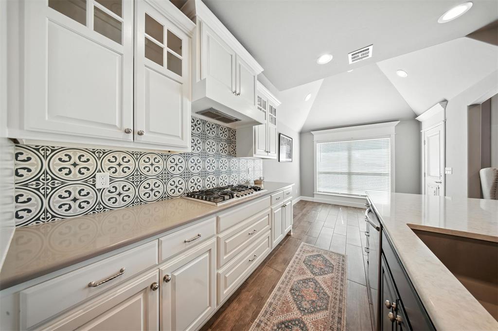 3017 Birchwood Circle