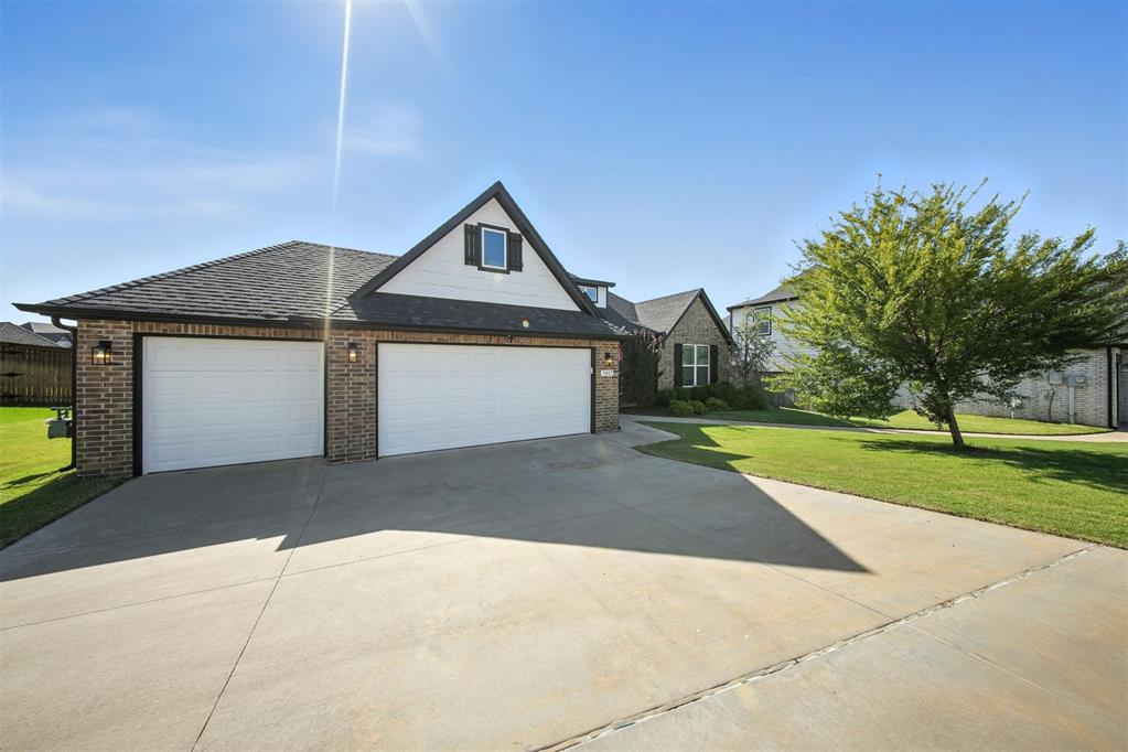 3017 Birchwood Circle
