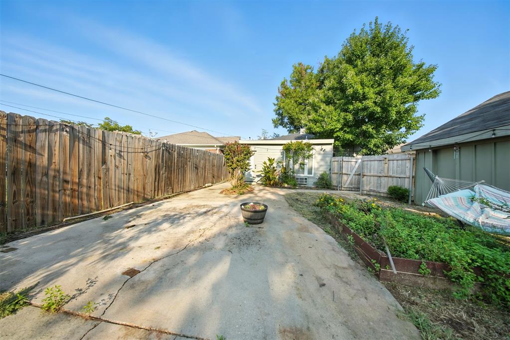 1605 N Miller Boulevard