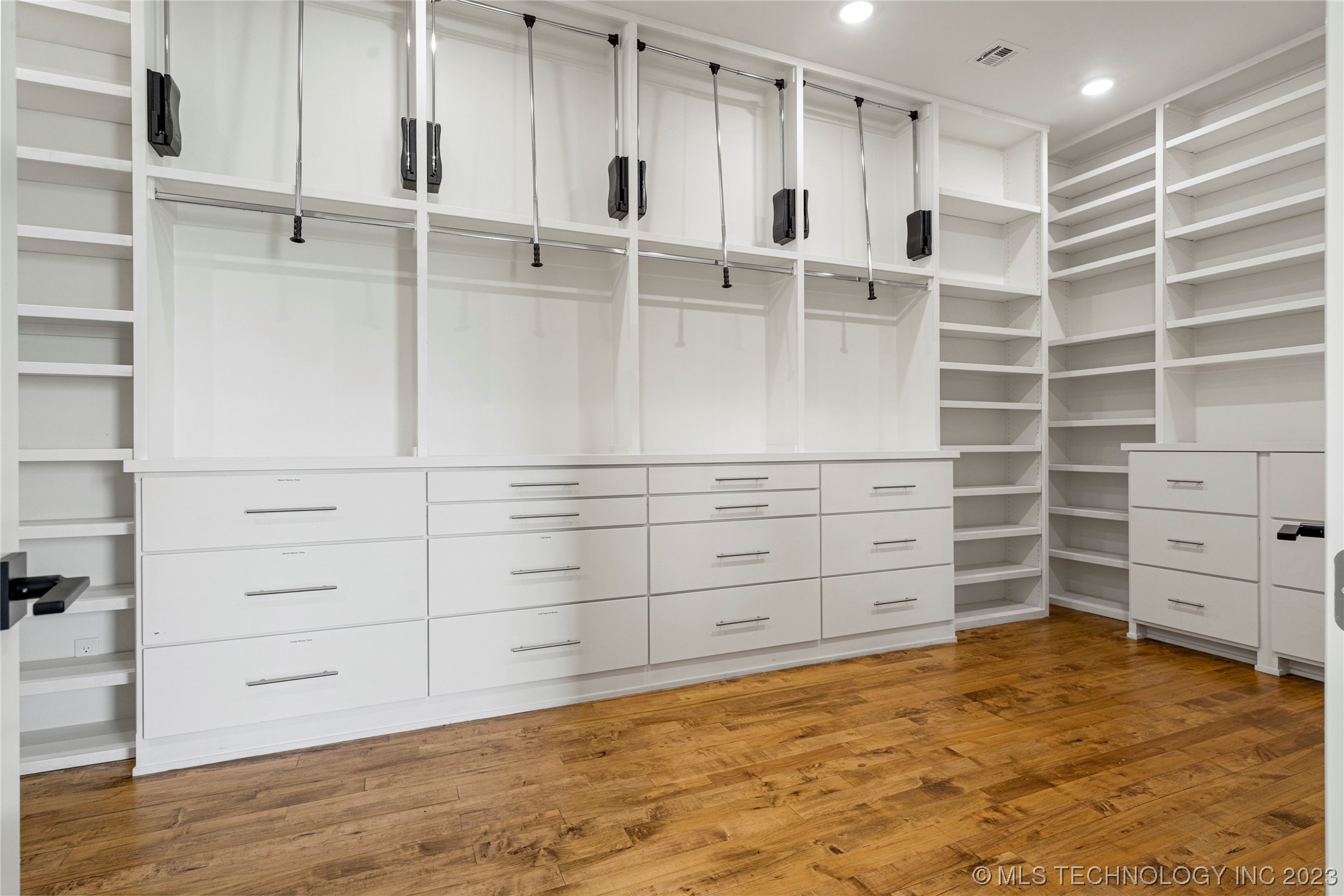 5781 E 138th Street S