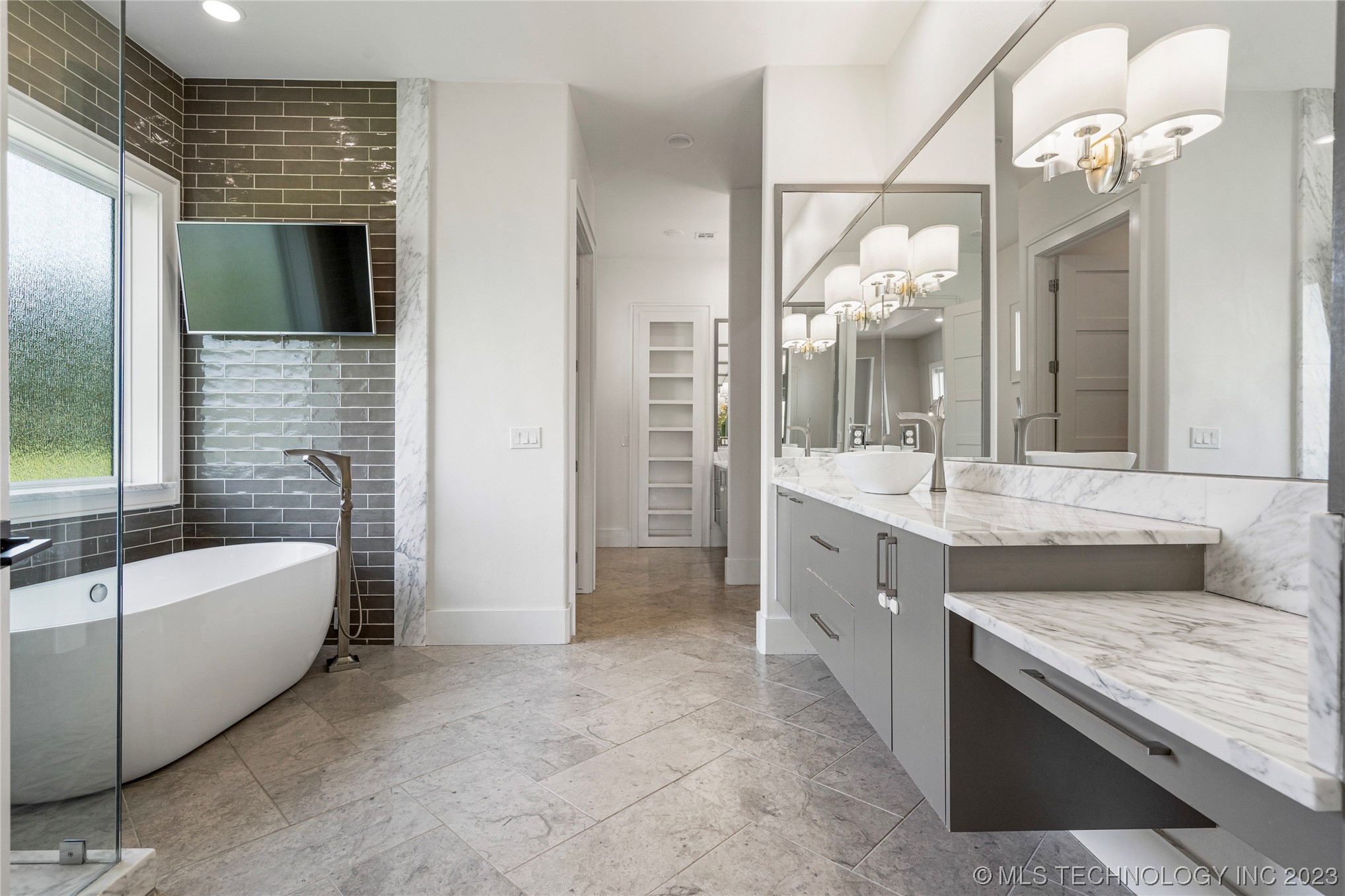 5781 E 138th Street S