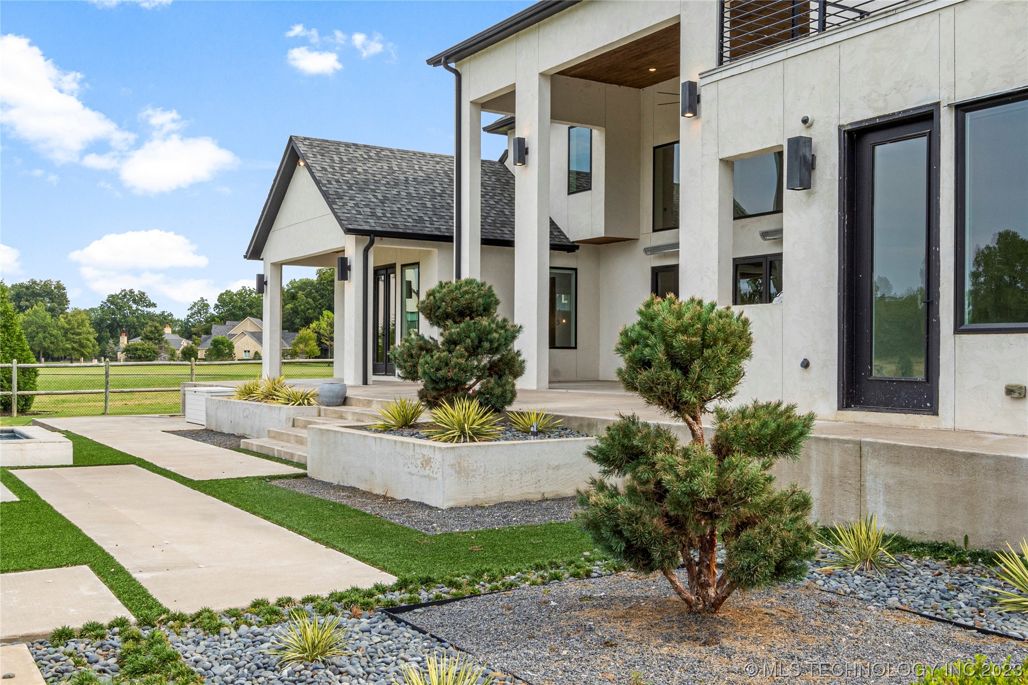 5781 E 138th Street S