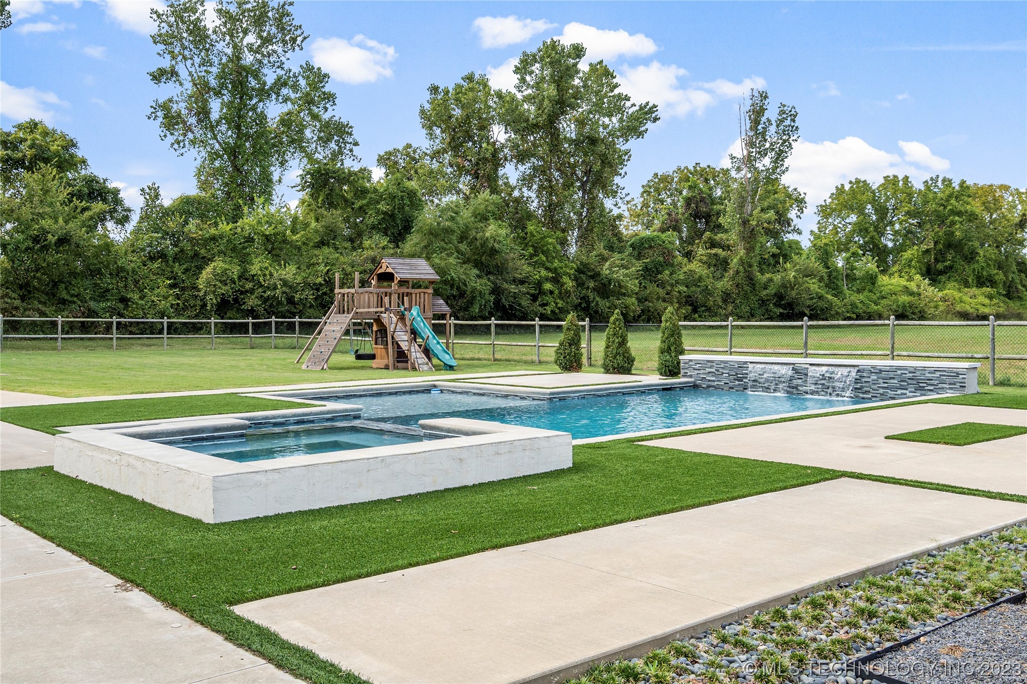 5781 E 138th Street S