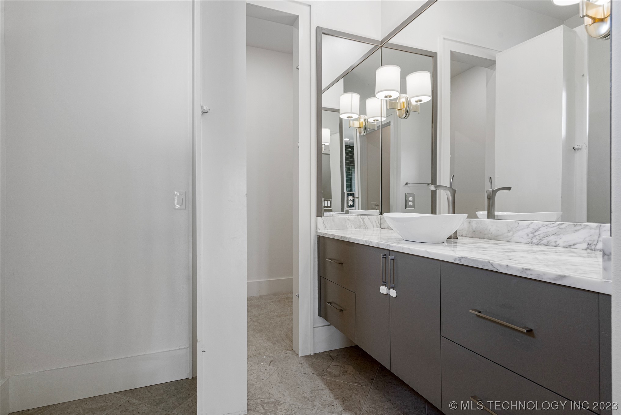 5781 E 138th Street S