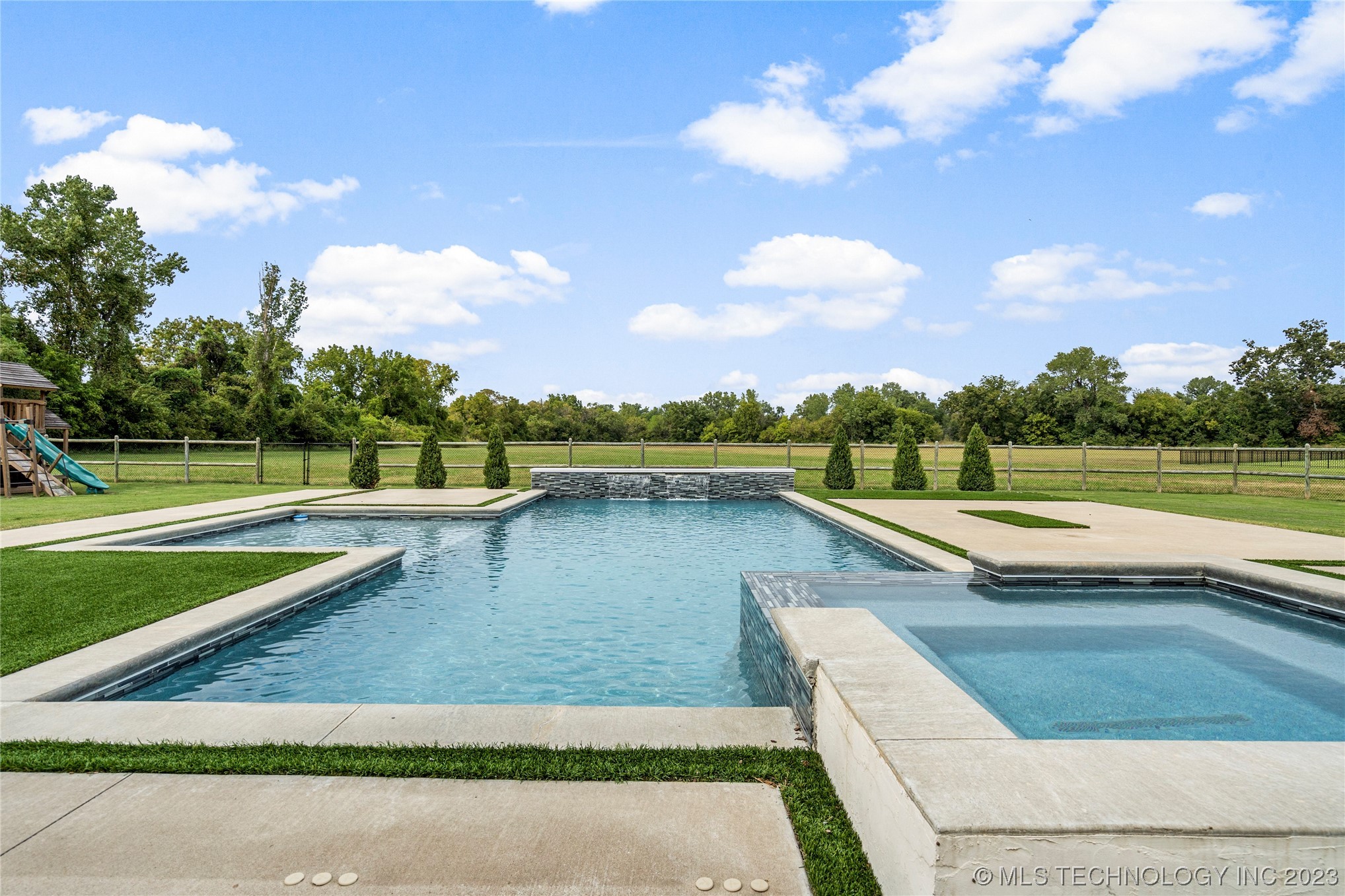 5781 E 138th Street S