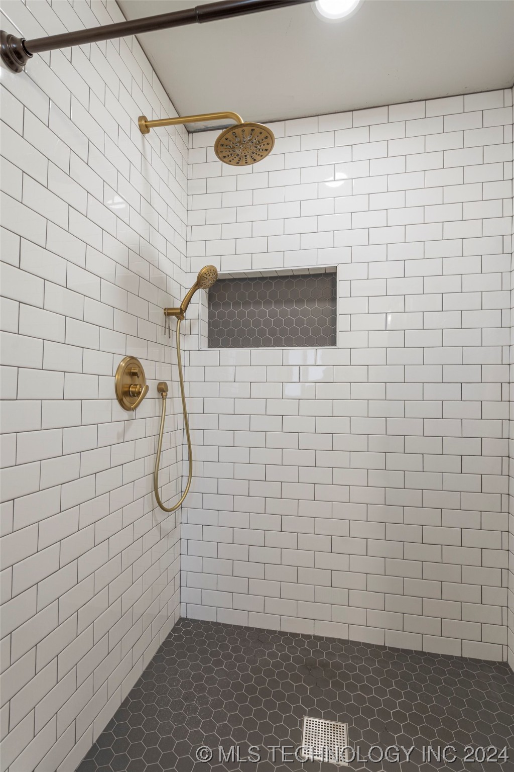 5813 S 69th East Avenue